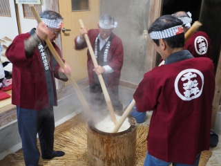 守柄　千本杵餅つき